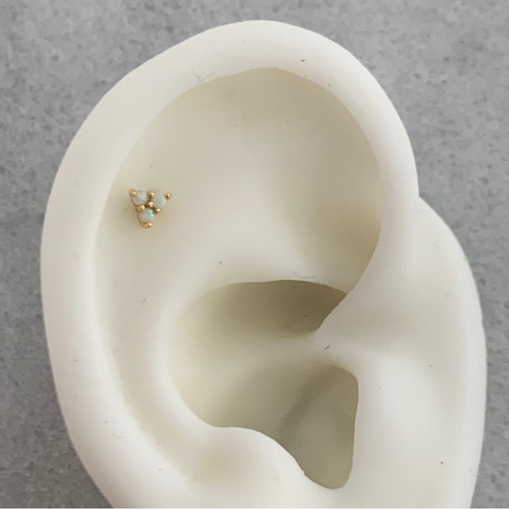 COPY - COPY - Gold Opal Crystal Flower Mini Micro Cartilage Earring